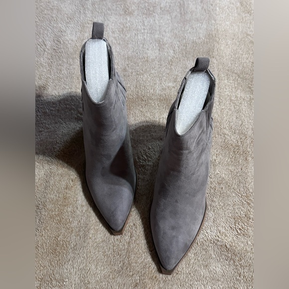 Grey boots size 8 - Picture 3 of 6